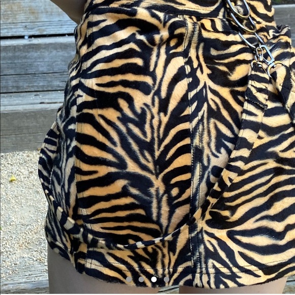 Current Mood Wild Calling Fuzzy Skirt NWT - Picture 3 of 4